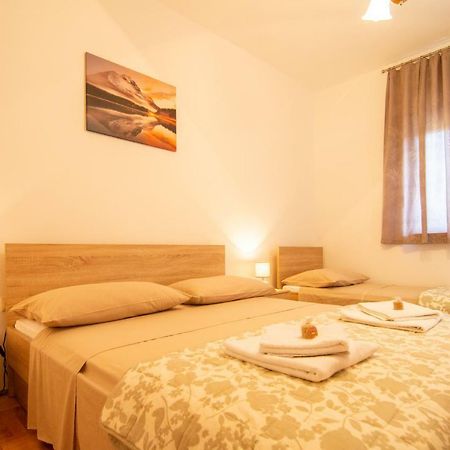 Apartmani Perkovic Gustirna エクステリア 写真