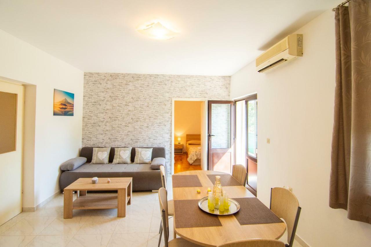 Apartmani Perkovic Gustirna エクステリア 写真
