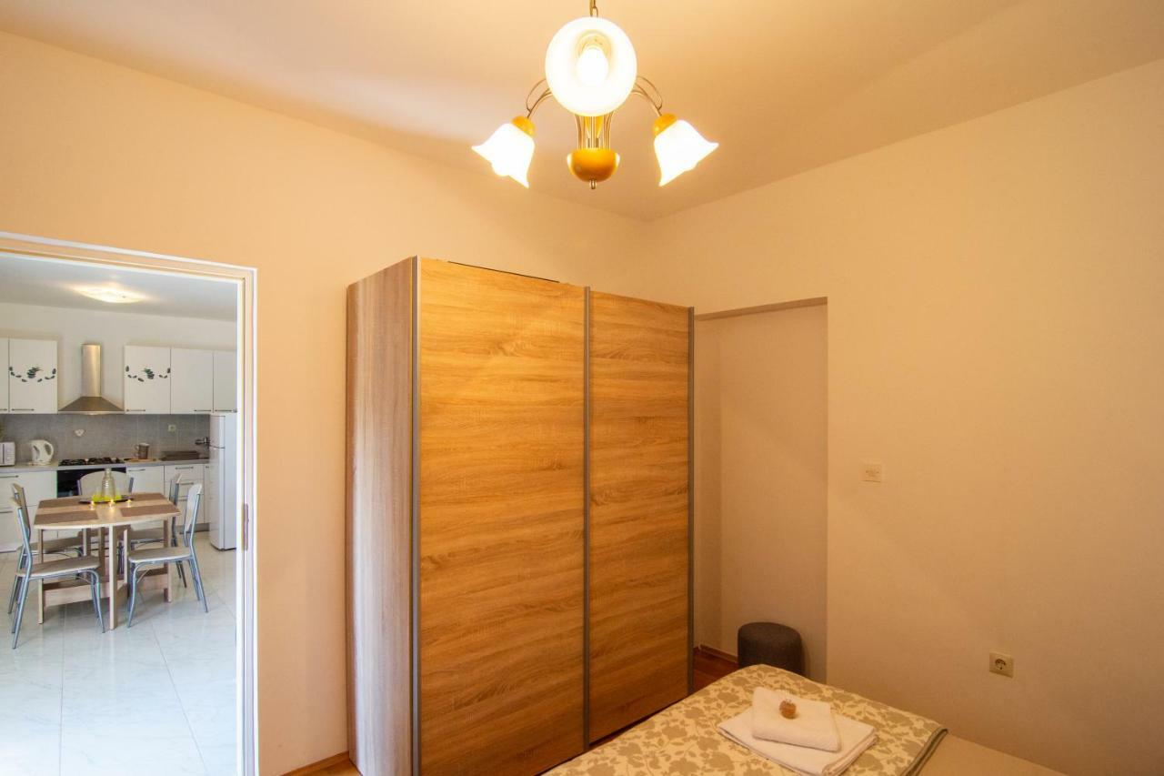 Apartmani Perkovic Gustirna エクステリア 写真