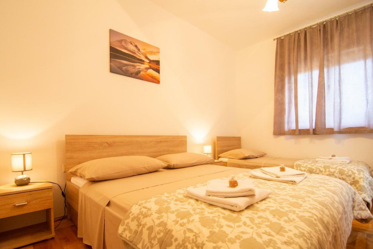 Apartmani Perkovic Gustirna エクステリア 写真