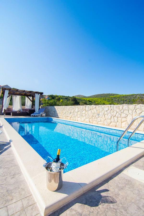 Apartmani Perkovic Gustirna エクステリア 写真