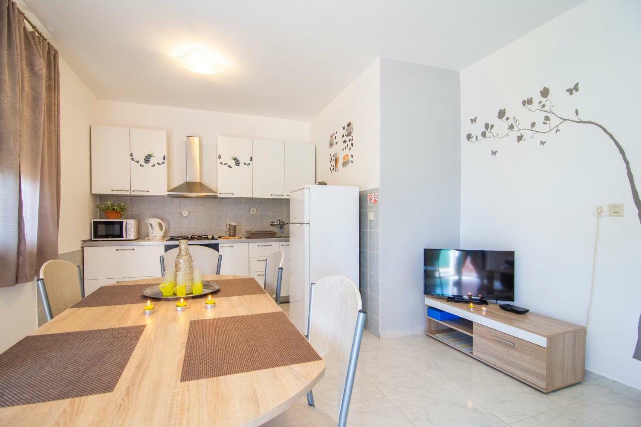 Apartmani Perkovic Gustirna エクステリア 写真